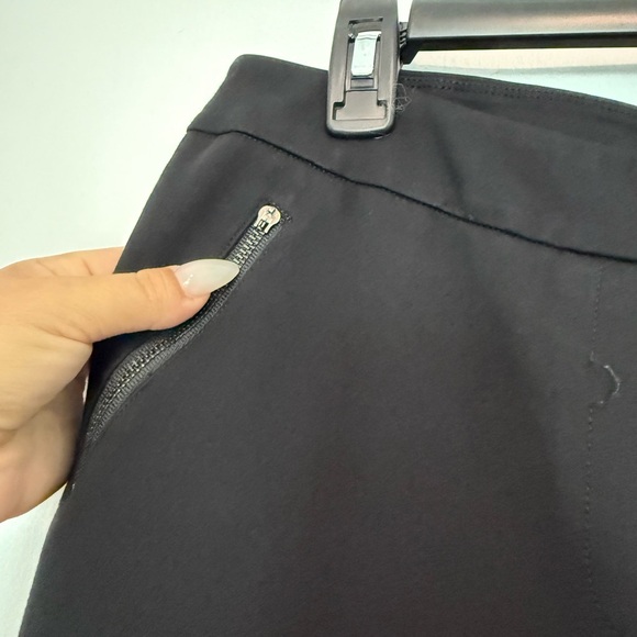 J. McLaughlin Ponte Pull On Ankle Pants Womens 10 Black Zip Front Pockets - Picture 3 of 6